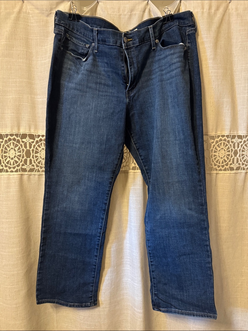 Levis Classic Straight-Leg Jeans